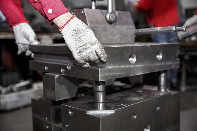 压铸模具供应商